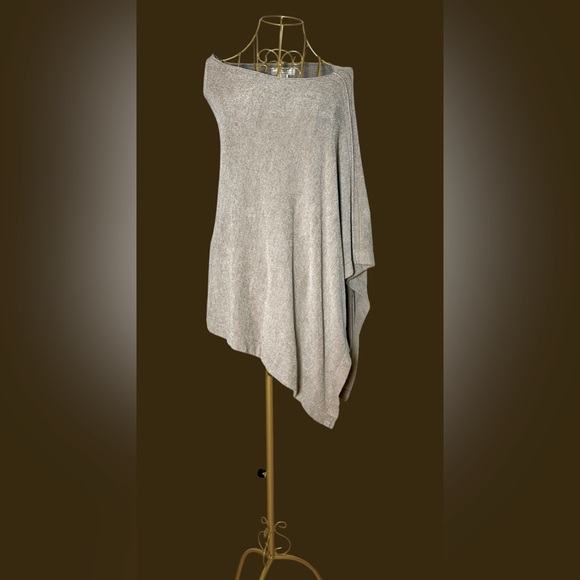 Barefoot Dreams Tan CozyChic Lite Weekend Wrap Poncho, One Size Fits Most - Picture 5 of 16